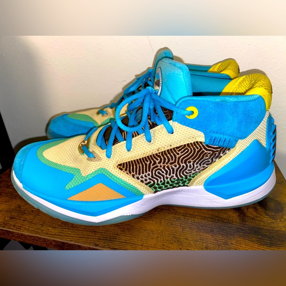 KWAHI Moreno Valley basketball shoes